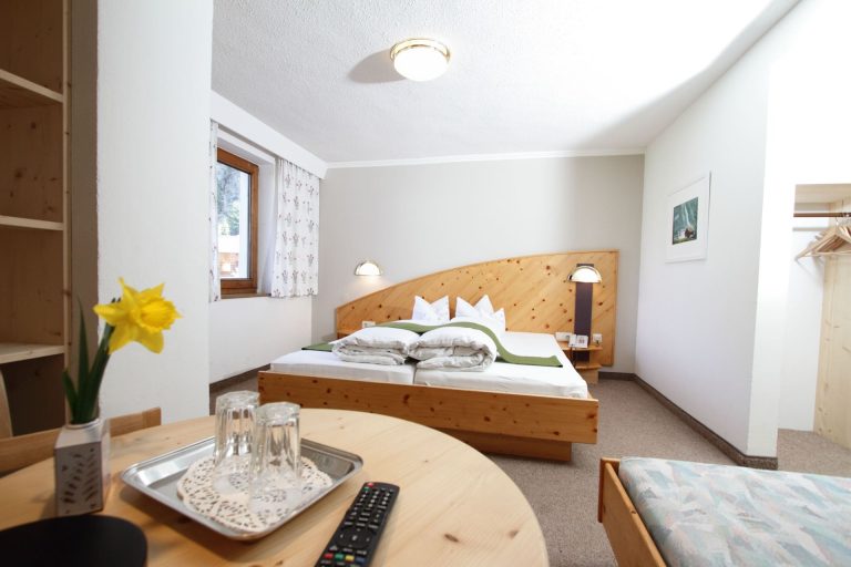 foehren-dreibettzimmer-stillebach