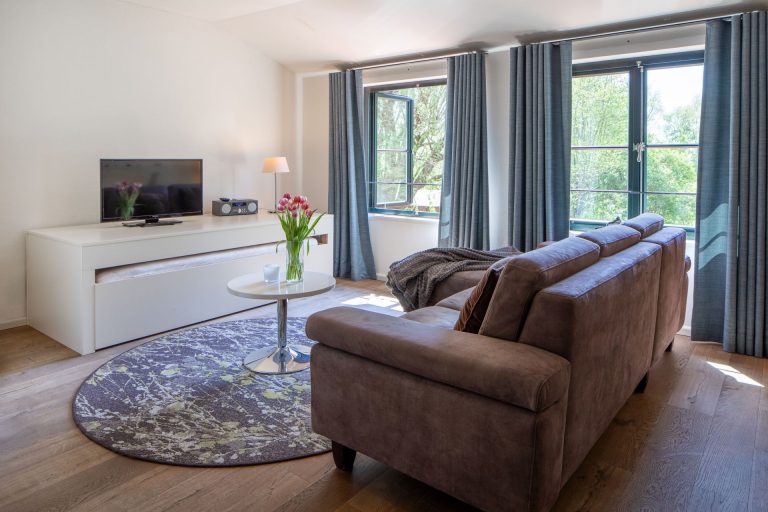 suite-mit-maschblick